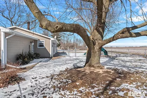 Exterior - 406 S Main St, Ohlman, IL 62076 photo 3 of 7
