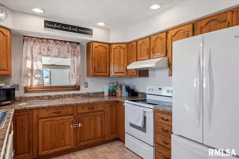 Kitchen - 406 S Main St, Ohlman, IL 62076 photo 3 of 3
