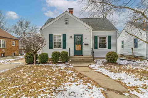 517 S Florence Ave, Bloomington, IL 61701