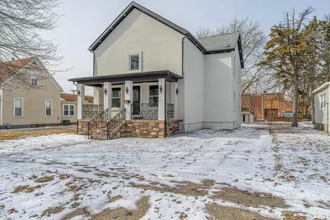 219 S Hamilton St, Lincoln, IL 62656