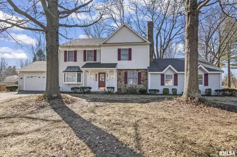 2 Nino Dr, Sherman, IL 62684