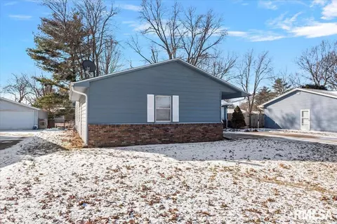 1916 Claremont Dr, Springfield, IL 62703 photo 3