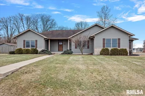 490 Meredith Dr, Sherman, IL 62684