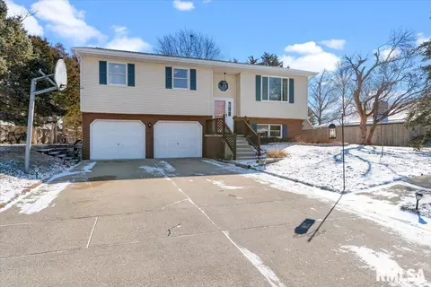 80 Chukar Dr, Chatham, IL 62629
