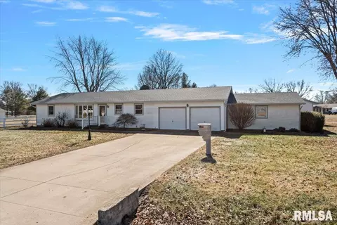 1124 Wayside Dr, Glenarm, IL 62536