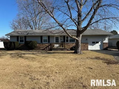 402 Stockdale Ln, Abingdon, IL 61410