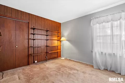 Bedroom - 1332 W Iles Ave, Springfield, IL 62704 photo 3 of 4