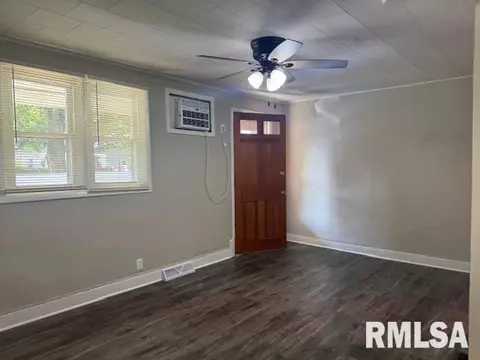 Living - 202 N State St, Springfield, IL 62702 photo 1 of 2