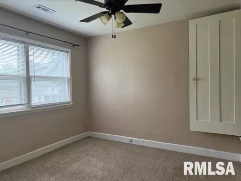 Bedroom - 202 N State St, Springfield, IL 62702 photo 2 of 2