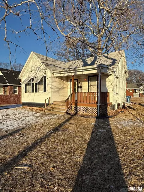 1102 N Bond St, Springfield, IL 62702