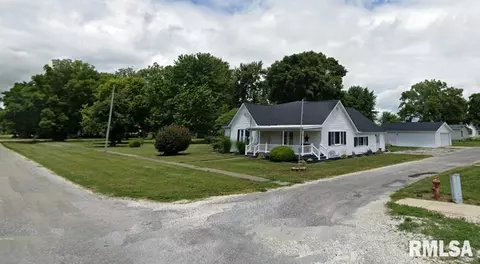 102 W Grand St, Modesto, IL 62667