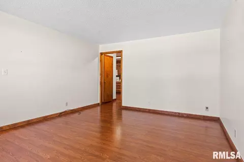 3101 Temple Dr, Springfield, IL 62704 photo 3