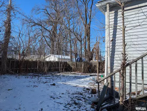 1419 S 1st St, Springfield, IL 62703 photo 4