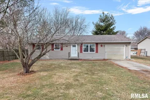 1409 Cindy Ln, Taylorville, IL 62568