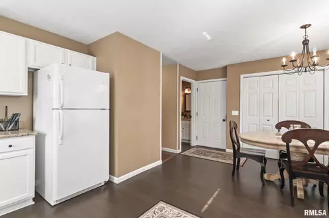 Entry Way - 616 E Menard St, Riverton, IL 62561 photo 4 of 4