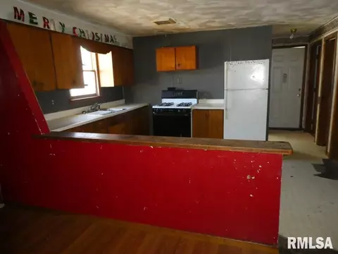 2238 E Laurel St, Springfield, IL 62703 photo 5