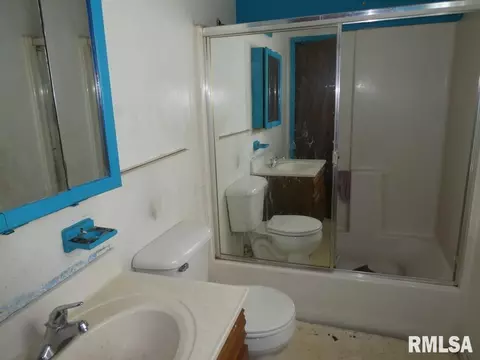 2238 E Laurel St, Springfield, IL 62703 photo 8