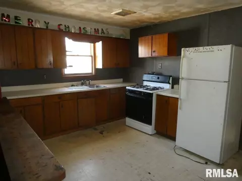 2238 E Laurel St, Springfield, IL 62703 photo 6