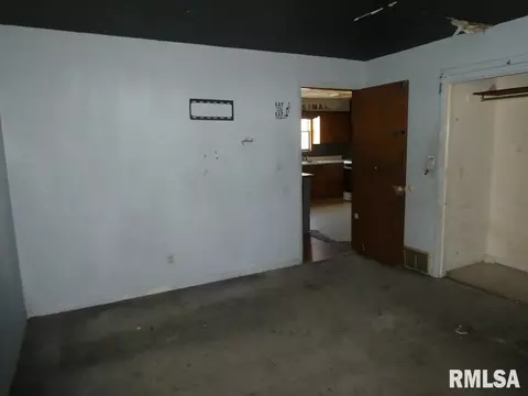2238 E Laurel St, Springfield, IL 62703 photo 14