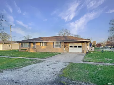 401 S Capitol Ave, Mount Sterling, IL 62353