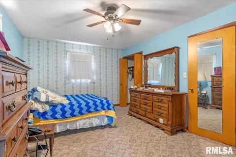 Bedroom - 150 E Union St, Virden, IL 62690 photo 3 of 5