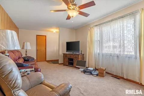 Living - 150 E Union St, Virden, IL 62690 photo 2 of 2