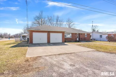 Other - 150 E Union St, Virden, IL 62690 photo 2 of 6
