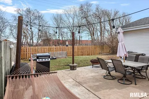 Exterior - 2912 Lakeshire Dr, Springfield, IL 62707 photo 2 of 4