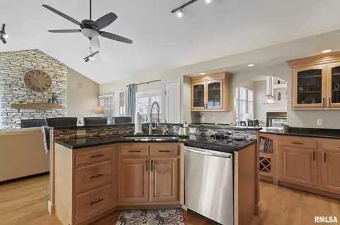 Kitchen - 237 Manor Hill Dr, Chatham, IL 62629 photo 2 of 7