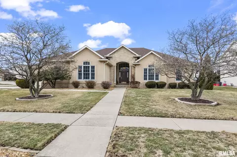 Exterior - 237 Manor Hill Dr, Chatham, IL 62629 photo 4 of 10