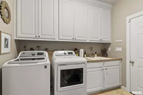 Other - 237 Manor Hill Dr, Chatham, IL 62629 photo 5 of 21