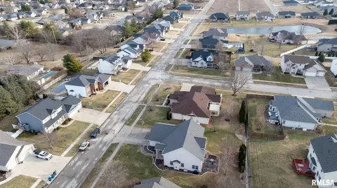 View/Area - 237 Manor Hill Dr, Chatham, IL 62629 photo 1 of 5