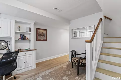 Entry Way - 237 Manor Hill Dr, Chatham, IL 62629 photo 3 of 4