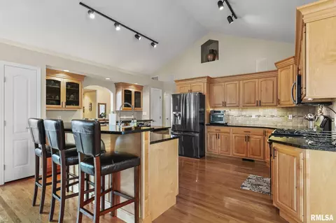 Kitchen - 237 Manor Hill Dr, Chatham, IL 62629 photo 3 of 7