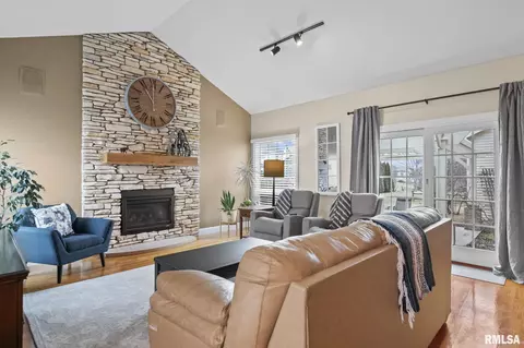 Living - 237 Manor Hill Dr, Chatham, IL 62629 photo 4 of 6