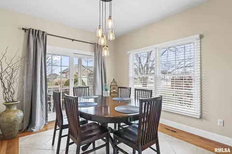 Dining - 237 Manor Hill Dr, Chatham, IL 62629 photo 2 of 5
