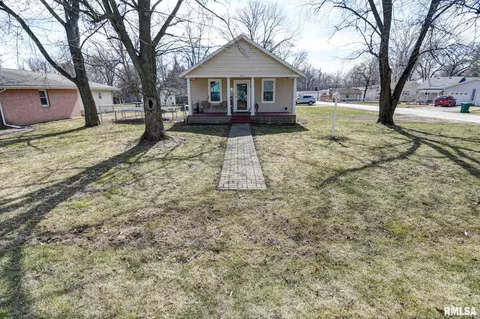 801 E 6th St, Pana, IL 62557 photo 1