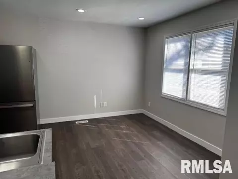 Living - 1917 E Kys, Springfield, IL 62702 photo 1 of 1