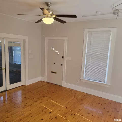 Entry Way - 1411 S 5th St, Springfield, IL 62703 photo 2 of 11
