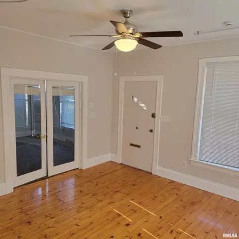 Entry Way - 1411 S 5th St, Springfield, IL 62703 photo 1 of 11