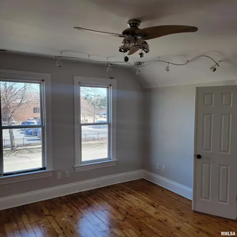 Bedroom - 1411 S 5th St, Springfield, IL 62703 photo 6 of 6