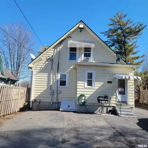 Exterior - 1411 S 5th St, Springfield, IL 62703 photo 2 of 2