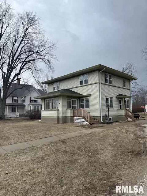 213 N Illinois St, Camp Point, IL 62320