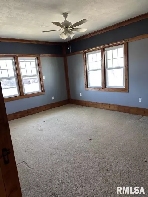 213 N Illinois St, Camp Point, IL 62320 photo 9
