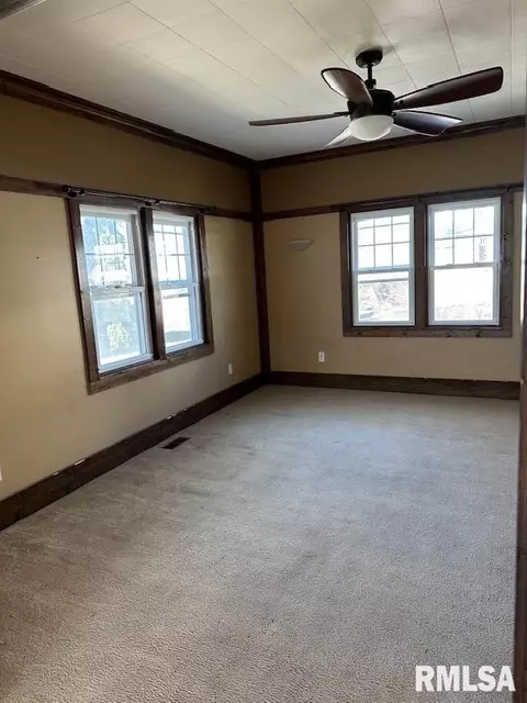 213 N Illinois St, Camp Point, IL 62320 photo 6