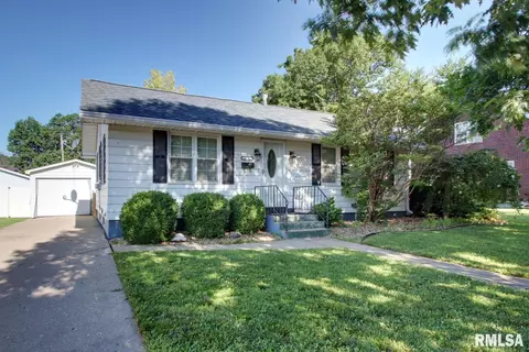 614 S 19th St, Quincy, IL 62301