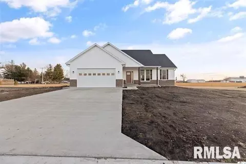 602 E North St, Mount Sterling, IL 62353