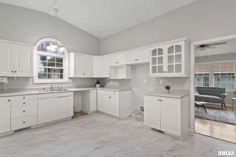 Kitchen - 111 W Wilcox St, Springfield, IL 62707 photo 1 of 3