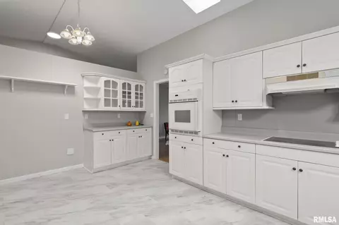 Kitchen - 111 W Wilcox St, Springfield, IL 62707 photo 3 of 3