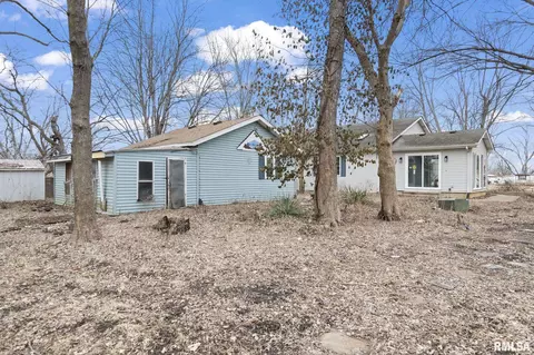 Exterior - 111 W Wilcox St, Springfield, IL 62707 photo 2 of 5